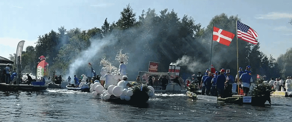 Carnival parade during the NADD 2019 boat trip